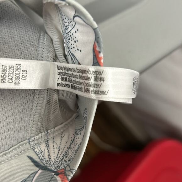 VICTORIA'S SECRET SPORT Butterfly Print Sports Bra Size XS - Picture 6 of 7